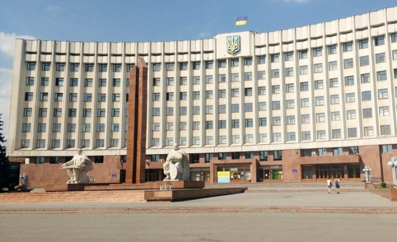 В Івано-Франківську шукають бажаючих працювати начальником відділу в міській раді