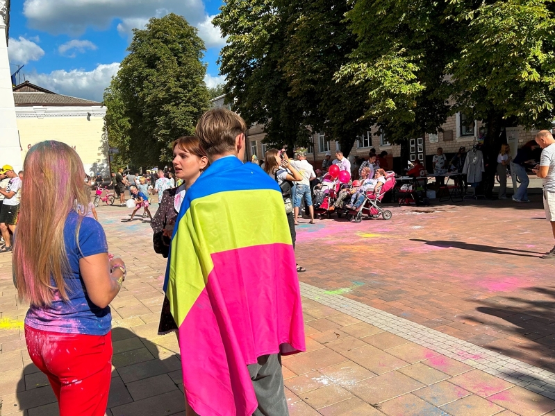 Яскраві моменти Holi-fest у Ніжині