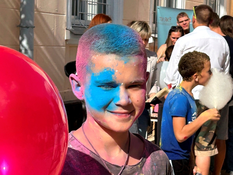 Яскраві моменти Holi-fest у Ніжині