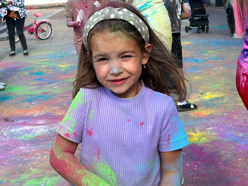 Яскраві моменти Holi-fest у Ніжині