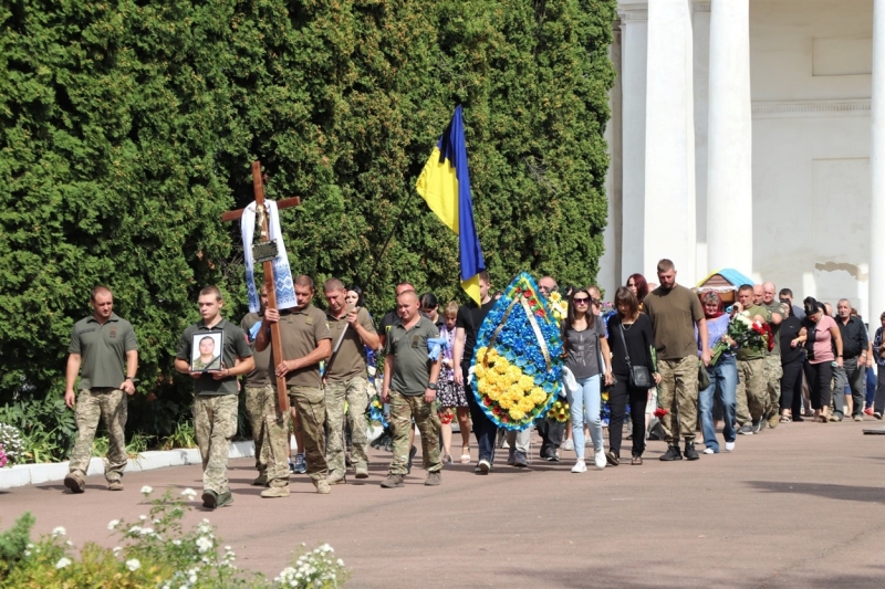 Ніжин провів в останню путь загиблого захисника – Олександра Біленка