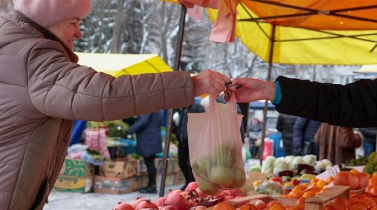 Сусіди.City запитали земляків, як вони ставляться до нинішніх цін у магазинах і на базарі