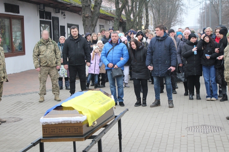 У Ніжині попрощалися із загиблим воїном Андрієм Петровичем Лосем