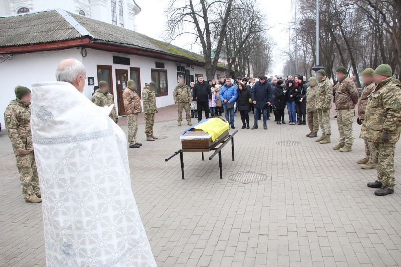 У Ніжині попрощалися із загиблим воїном Андрієм Петровичем Лосем