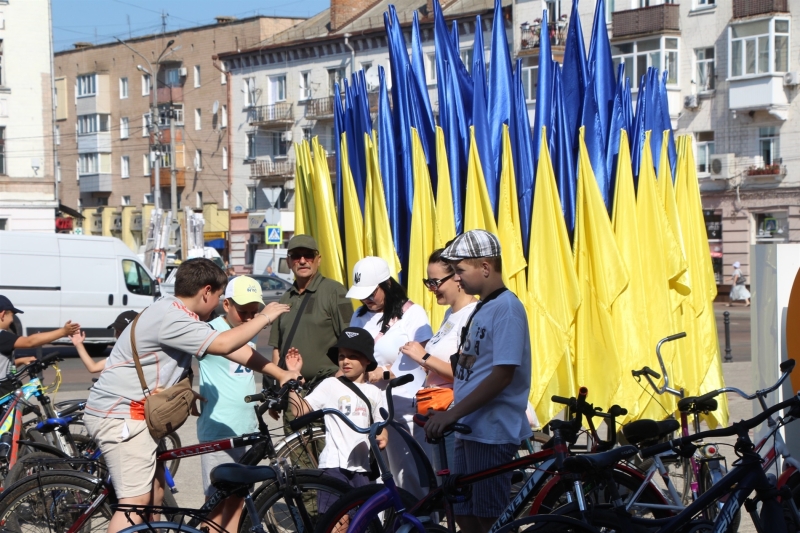 У Ніжині відбувся ювілейний благодійний велопробіг. Збирали кошти на ЗСУ