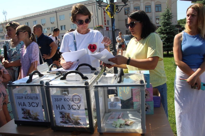 У Ніжині відбувся ювілейний благодійний велопробіг. Збирали кошти на ЗСУ