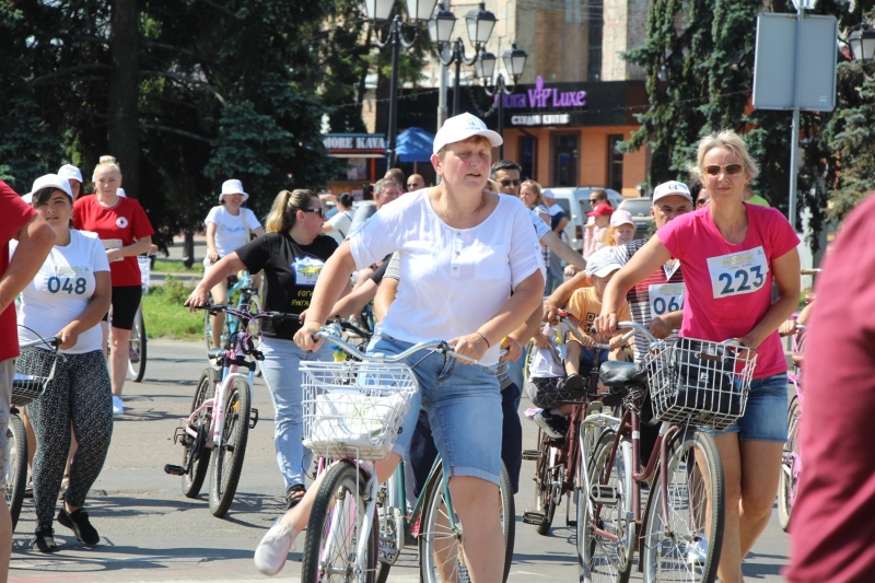 У Ніжині відбувся ювілейний благодійний велопробіг. Збирали кошти на ЗСУ