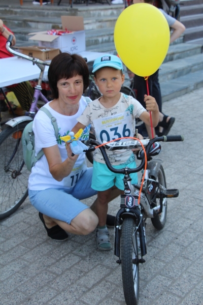 У Ніжині відбувся ювілейний благодійний велопробіг. Збирали кошти на ЗСУ