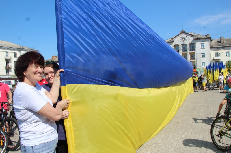 У Ніжині відбувся ювілейний благодійний велопробіг. Збирали кошти на ЗСУ