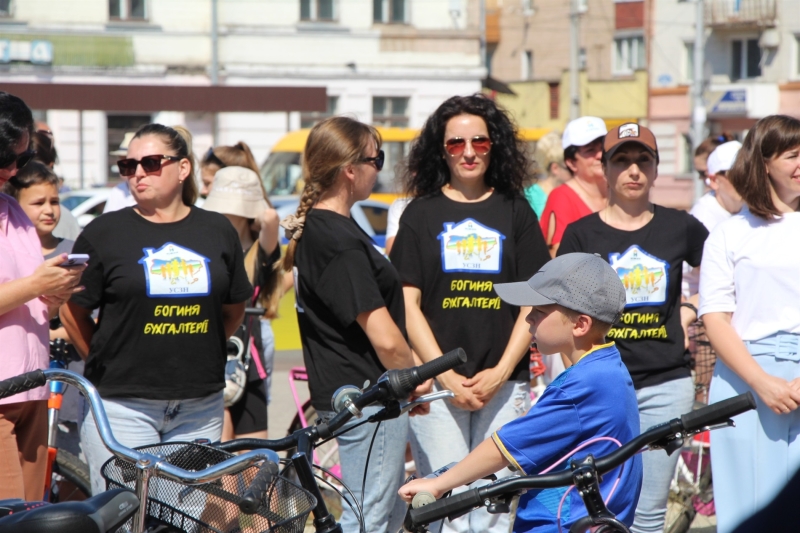 У Ніжині відбувся ювілейний благодійний велопробіг. Збирали кошти на ЗСУ