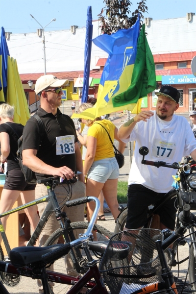 У Ніжині відбувся ювілейний благодійний велопробіг. Збирали кошти на ЗСУ