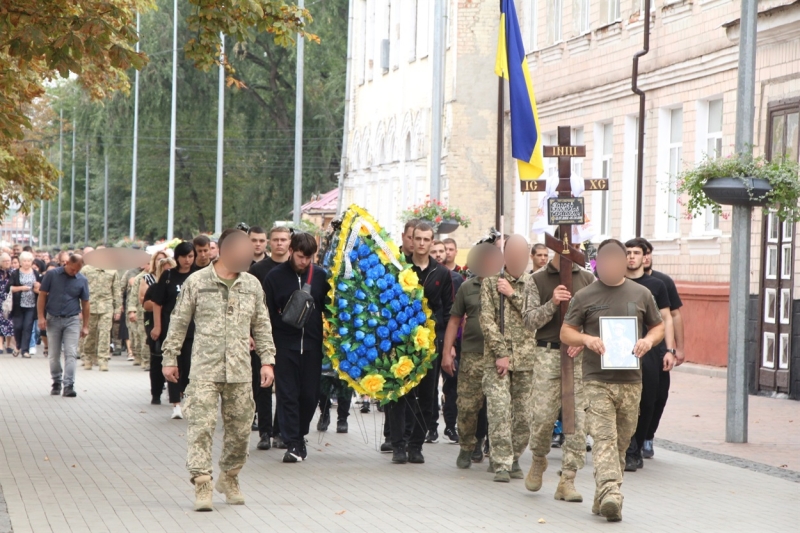 У Ніжинській громаді прощалися із загиблим воїном Владиславом Тагаєвим