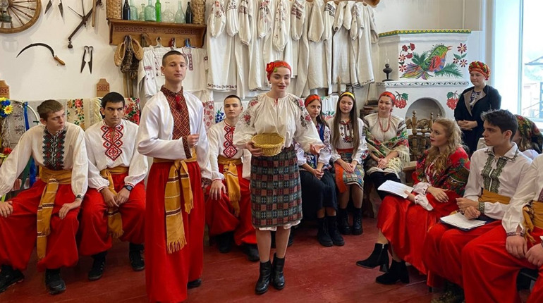 У Ніжинському медичному коледжі відбулося свято Андріївських вечорниць