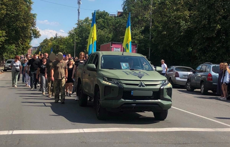 У Вишневому прощалися із захисником, вертіївчанином Сергієм Півторацьким