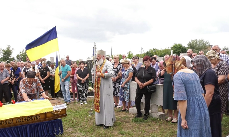 Знову неповторна втрата для Прилуцького краю. Громада провела у останню путь Володимира Осадчого